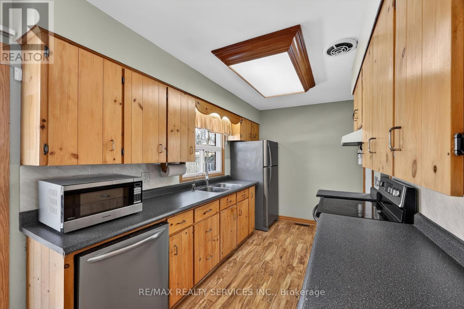 64 River Drive, Halton Hills, Ontario  L7G 2J2 - Photo 14 - W12834122