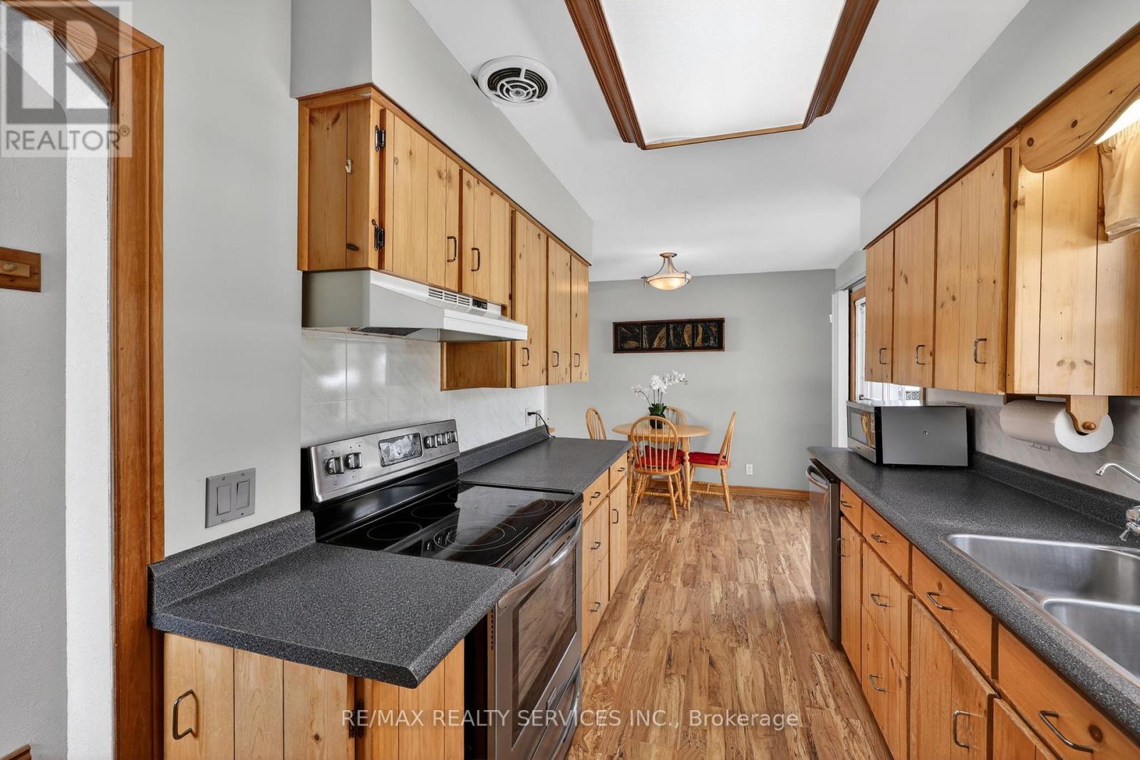 64 River Drive, Halton Hills, Ontario  L7G 2J2 - Photo 16 - W12834122