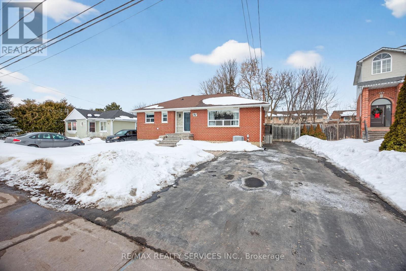 64 River Drive, Halton Hills, Ontario  L7G 2J2 - Photo 2 - W12834122