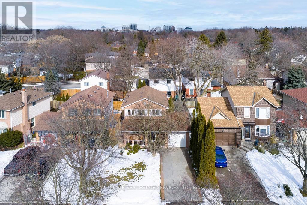 161 Riverview Street, Oakville, Ontario  L6L 5S2 - Photo 38 - W12834130