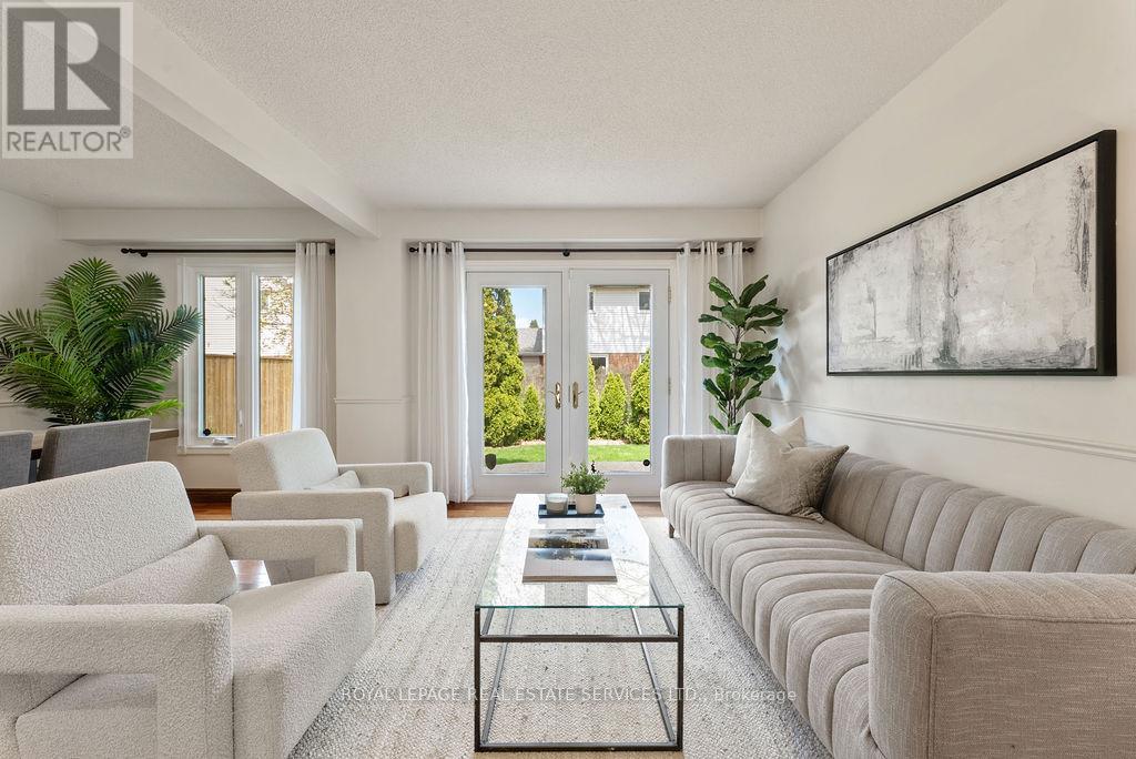 161 Riverview Street, Oakville, Ontario  L6L 5S2 - Photo 6 - W12834130