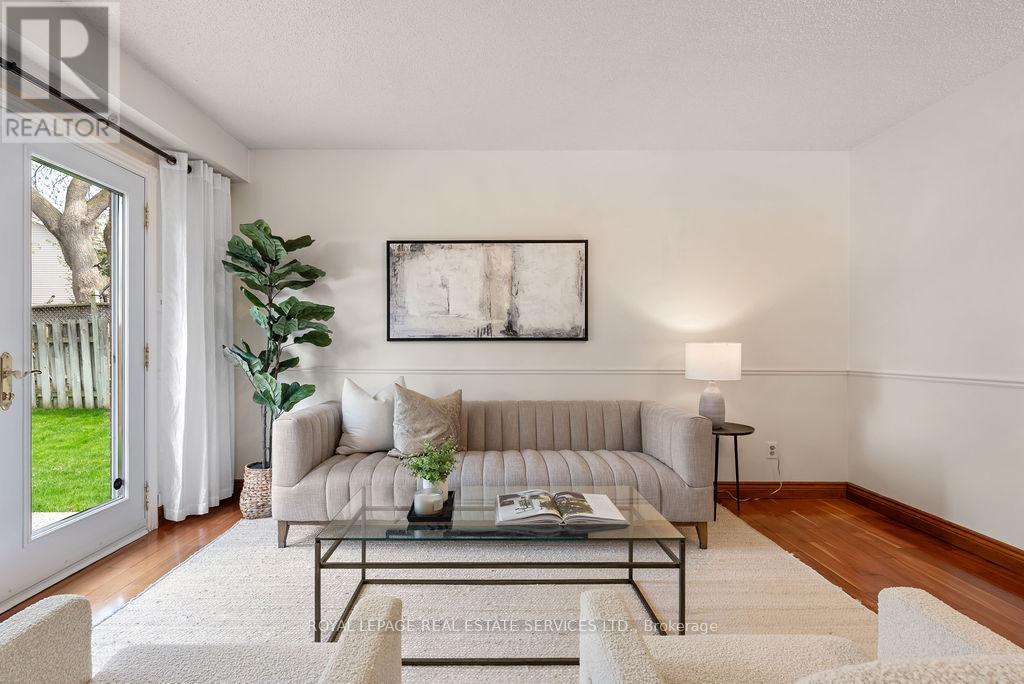 161 Riverview Street, Oakville, Ontario  L6L 5S2 - Photo 8 - W12834130