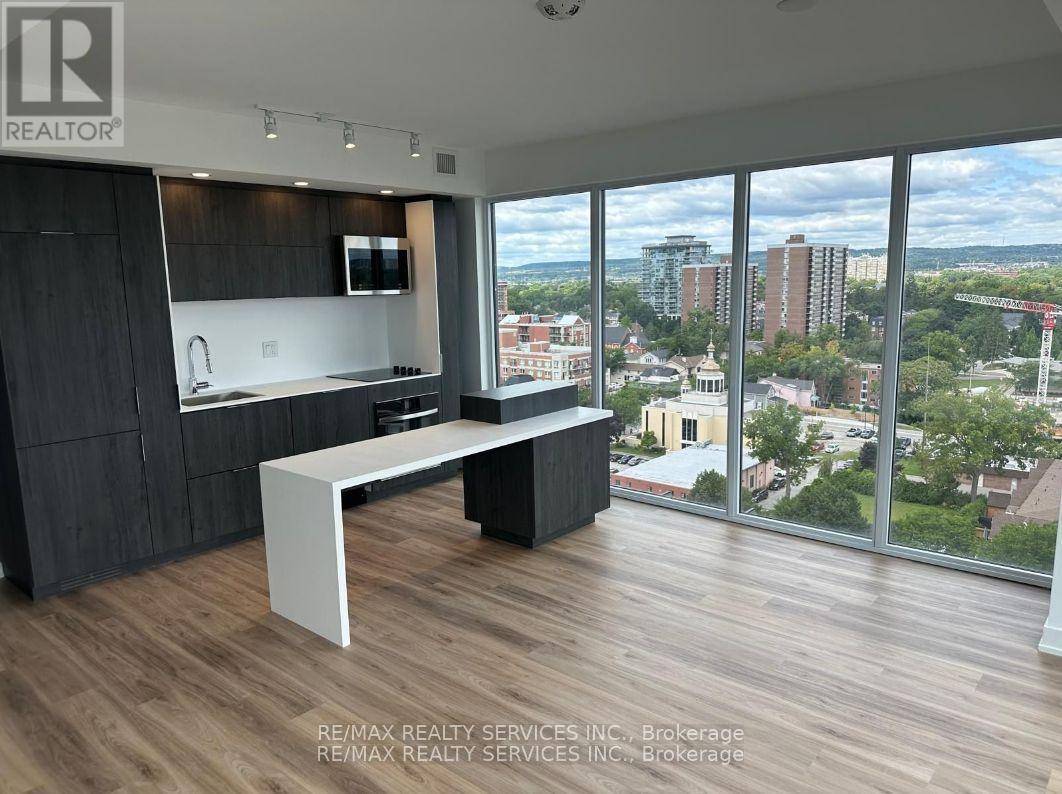 1302 - 370 Martha Street, Burlington, Ontario  L7R 0G9 - Photo 3 - W12834158