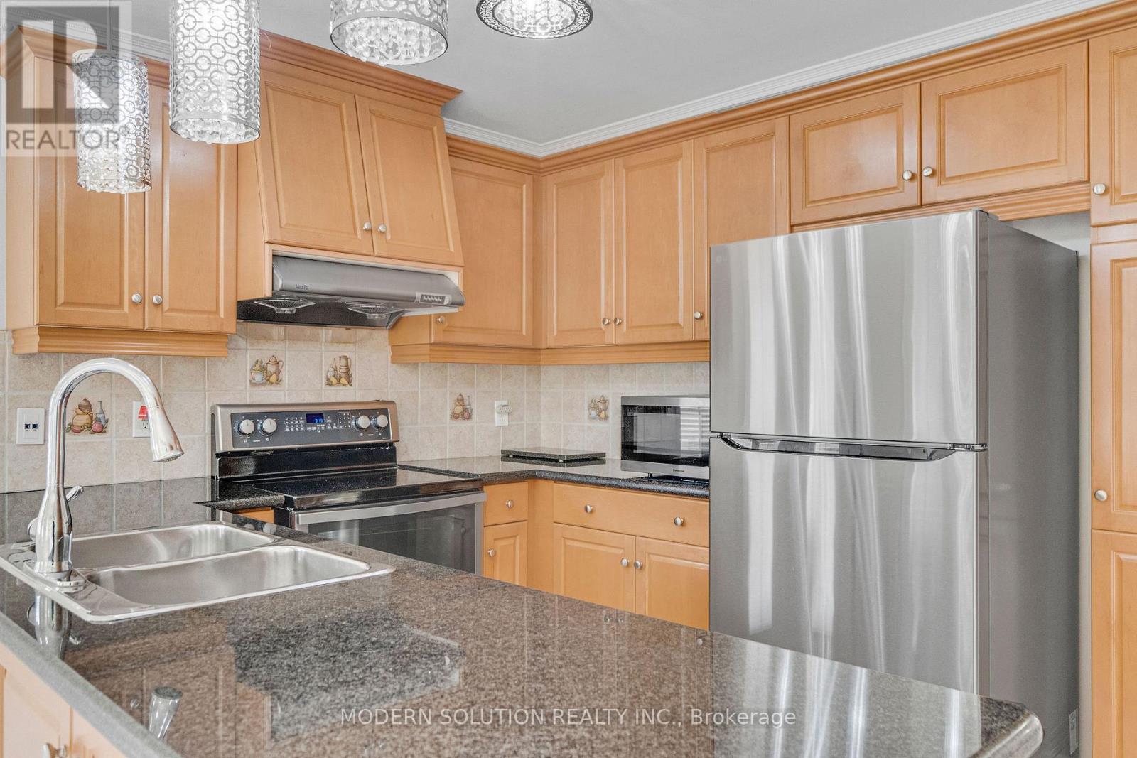 6431 Tenth Line W, Mississauga, Ontario  L5N 7J5 - Photo 13 - W12834216