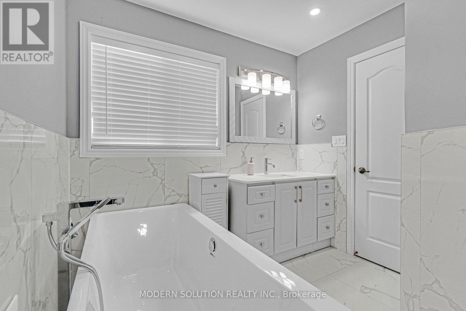 6431 Tenth Line W, Mississauga, Ontario  L5N 7J5 - Photo 21 - W12834216