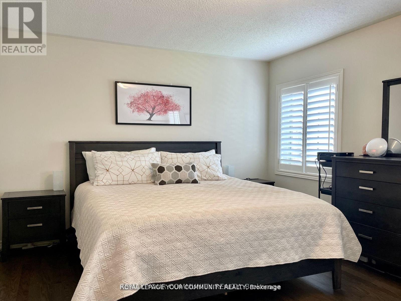 101 Thornbush Boulevard, Brampton, Ontario  L7A 4J9 - Photo 11 - W12834218