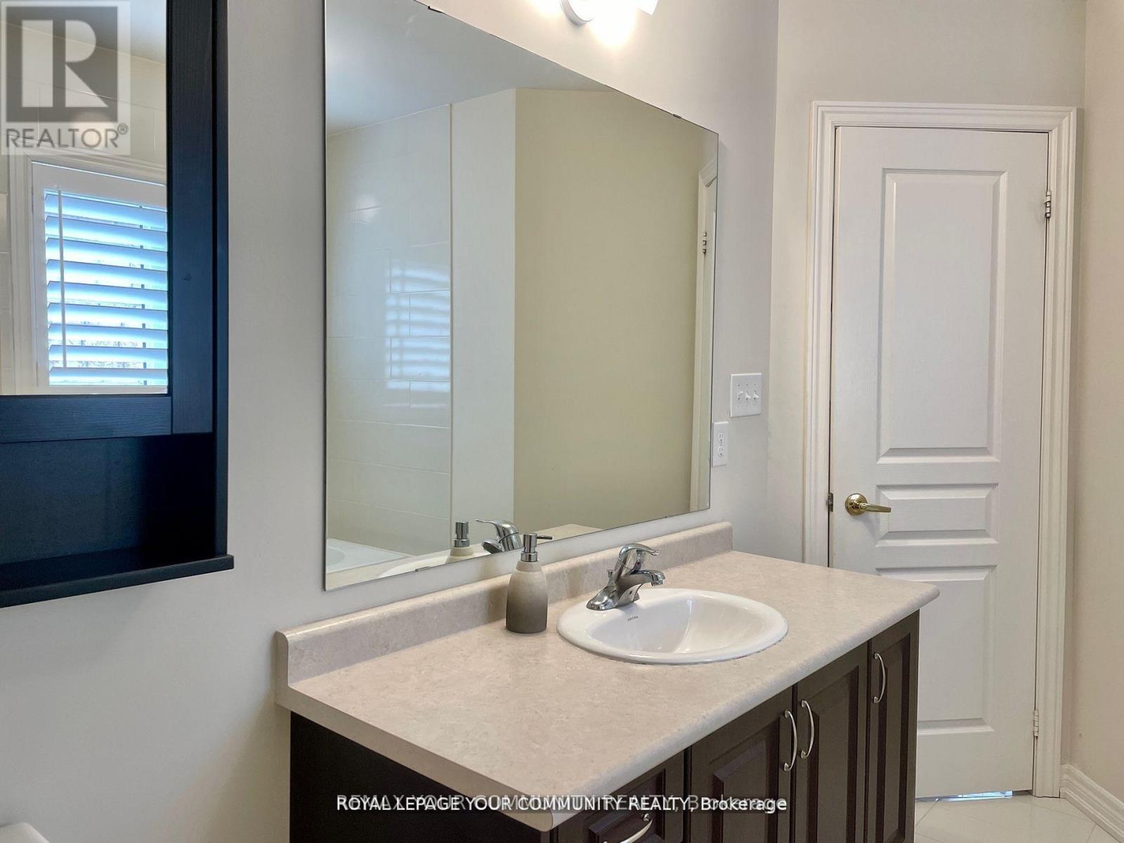 101 Thornbush Boulevard, Brampton, Ontario  L7A 4J9 - Photo 15 - W12834218