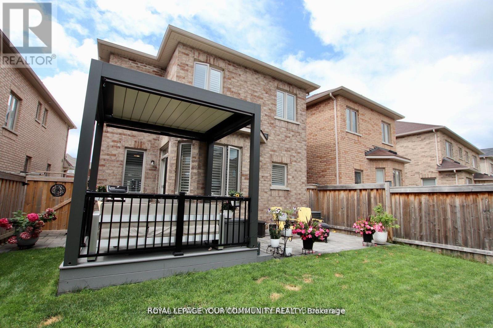 101 Thornbush Boulevard, Brampton, Ontario  L7A 4J9 - Photo 22 - W12834218