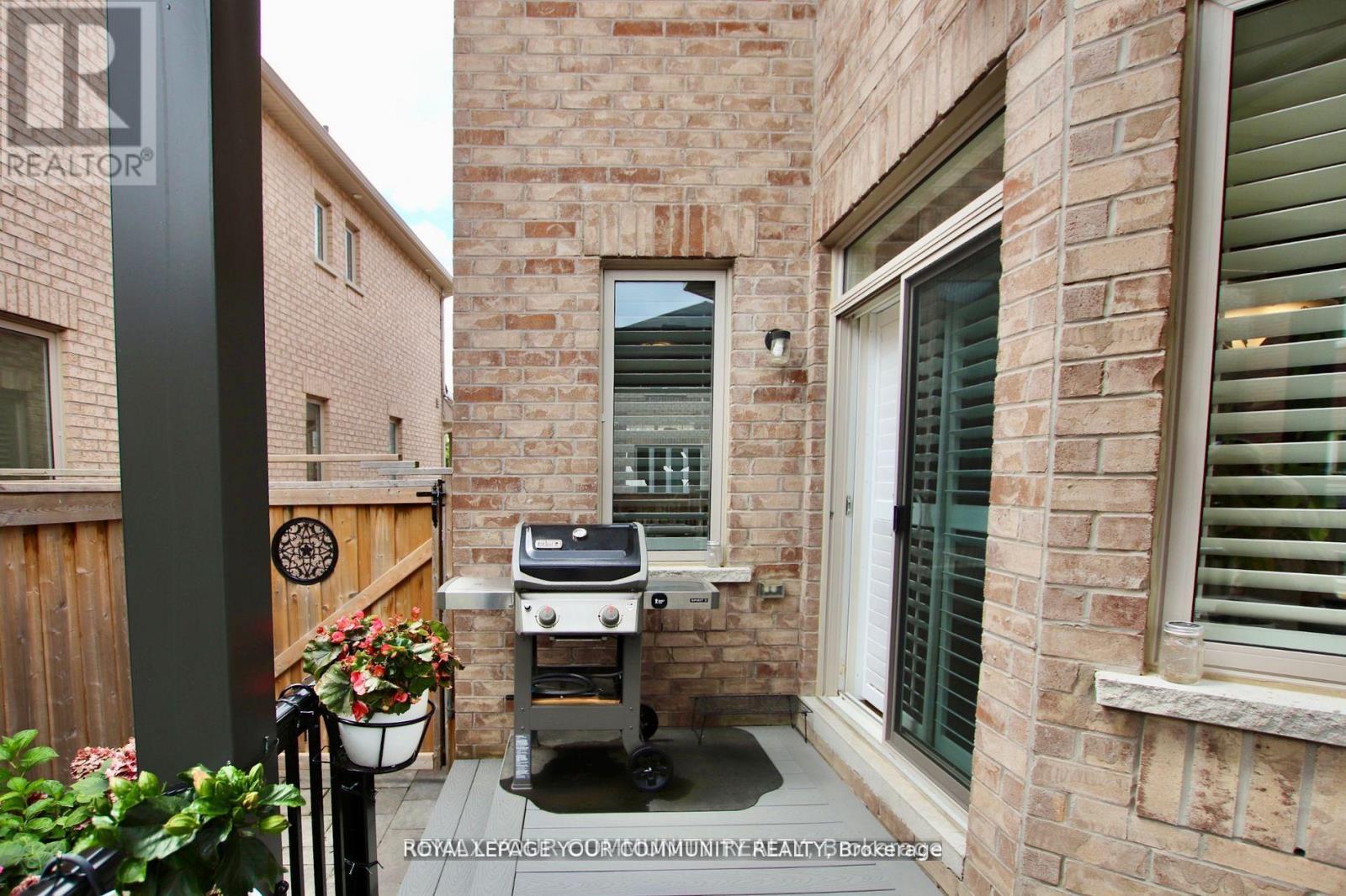 101 Thornbush Boulevard, Brampton, Ontario  L7A 4J9 - Photo 23 - W12834218