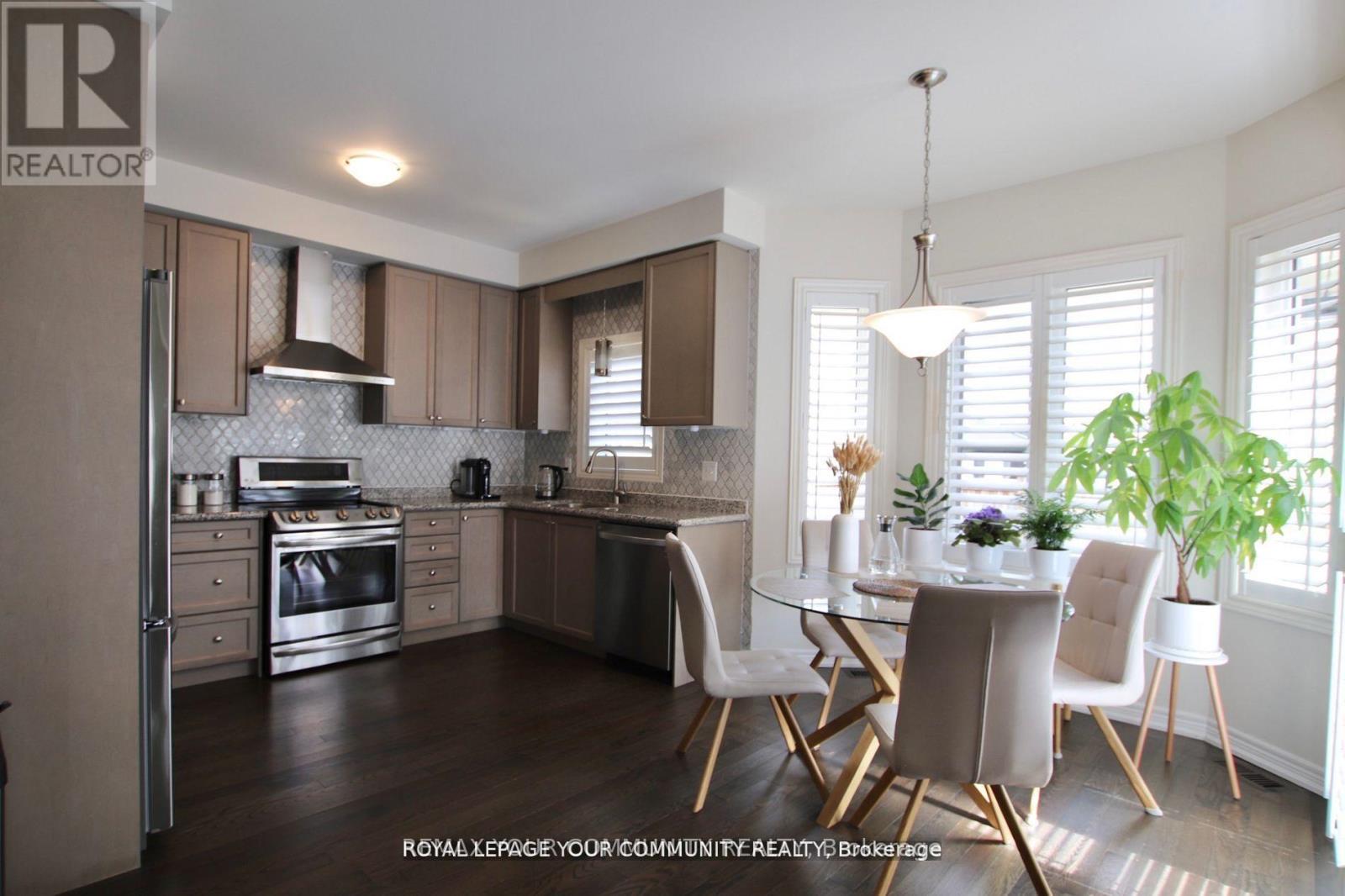 101 Thornbush Boulevard, Brampton, Ontario  L7A 4J9 - Photo 5 - W12834218