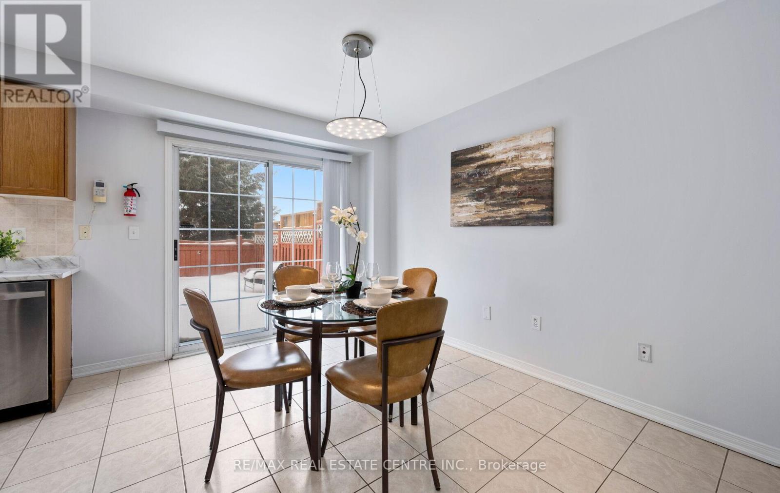 15 Revelstoke Place, Brampton, Ontario  L6R 3G3 - Photo 10 - W12834246