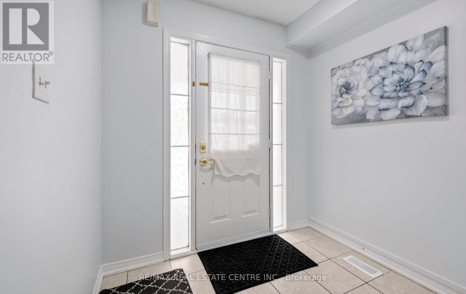 15 Revelstoke Place, Brampton, Ontario  L6R 3G3 - Photo 3 - W12834246