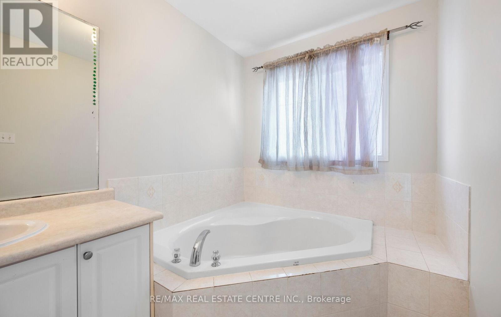 15 Revelstoke Place, Brampton, Ontario  L6R 3G3 - Photo 30 - W12834246