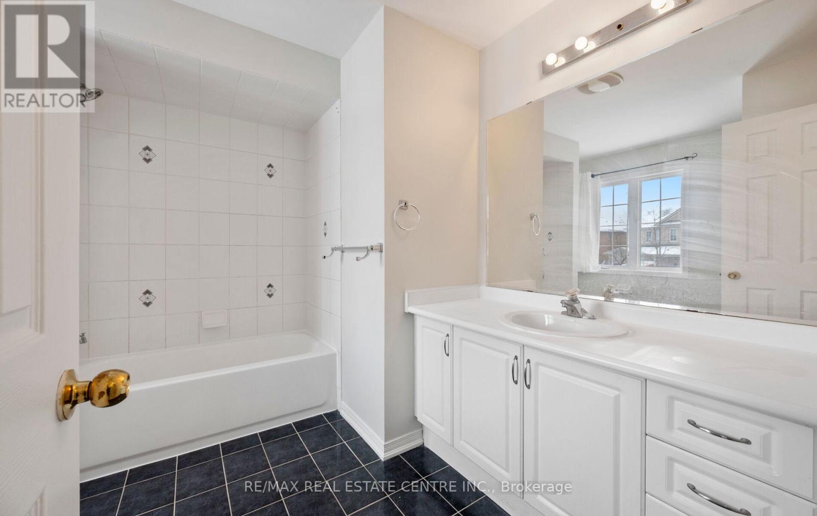 15 Revelstoke Place, Brampton, Ontario  L6R 3G3 - Photo 37 - W12834246