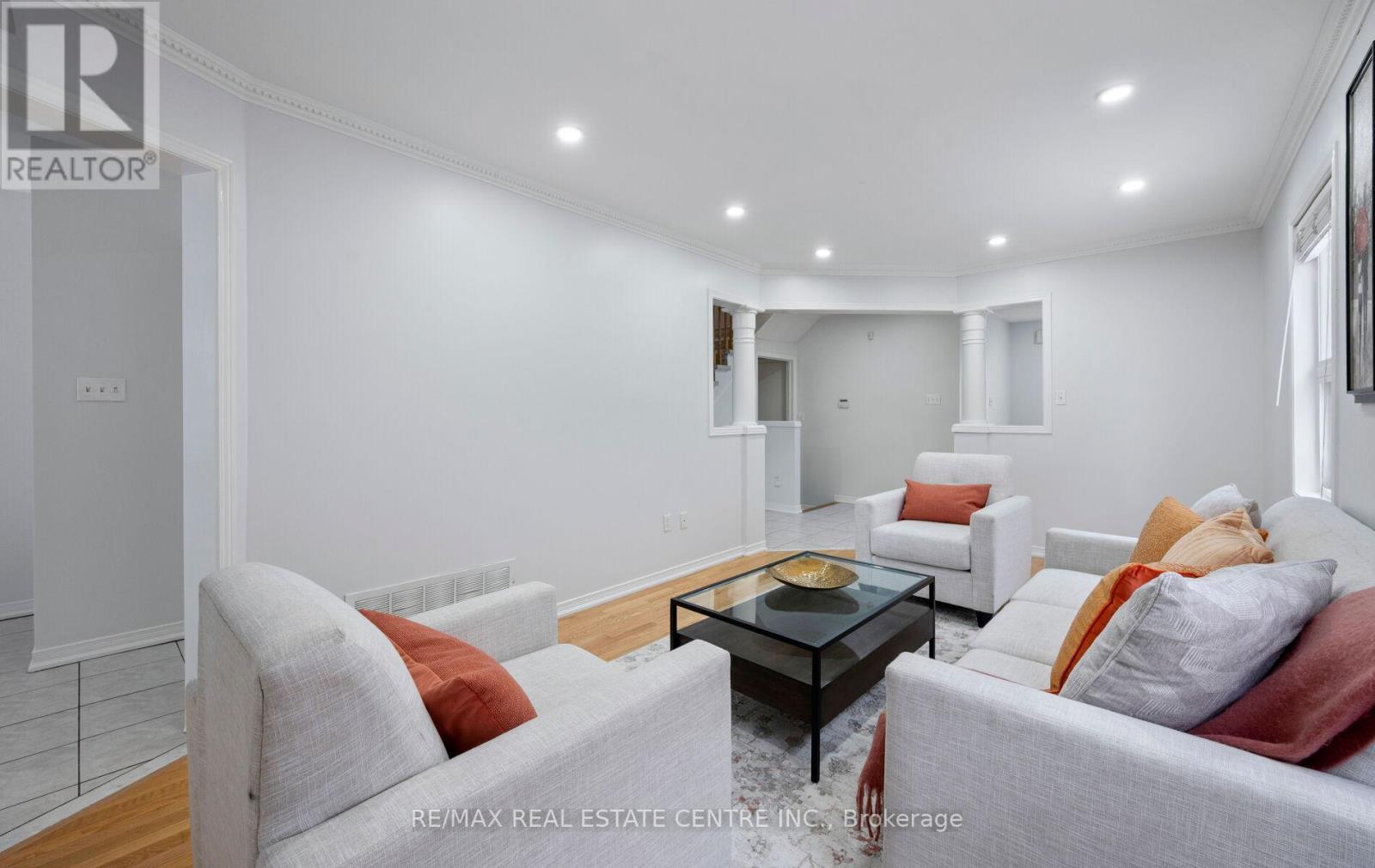 15 Revelstoke Place, Brampton, Ontario  L6R 3G3 - Photo 9 - W12834246