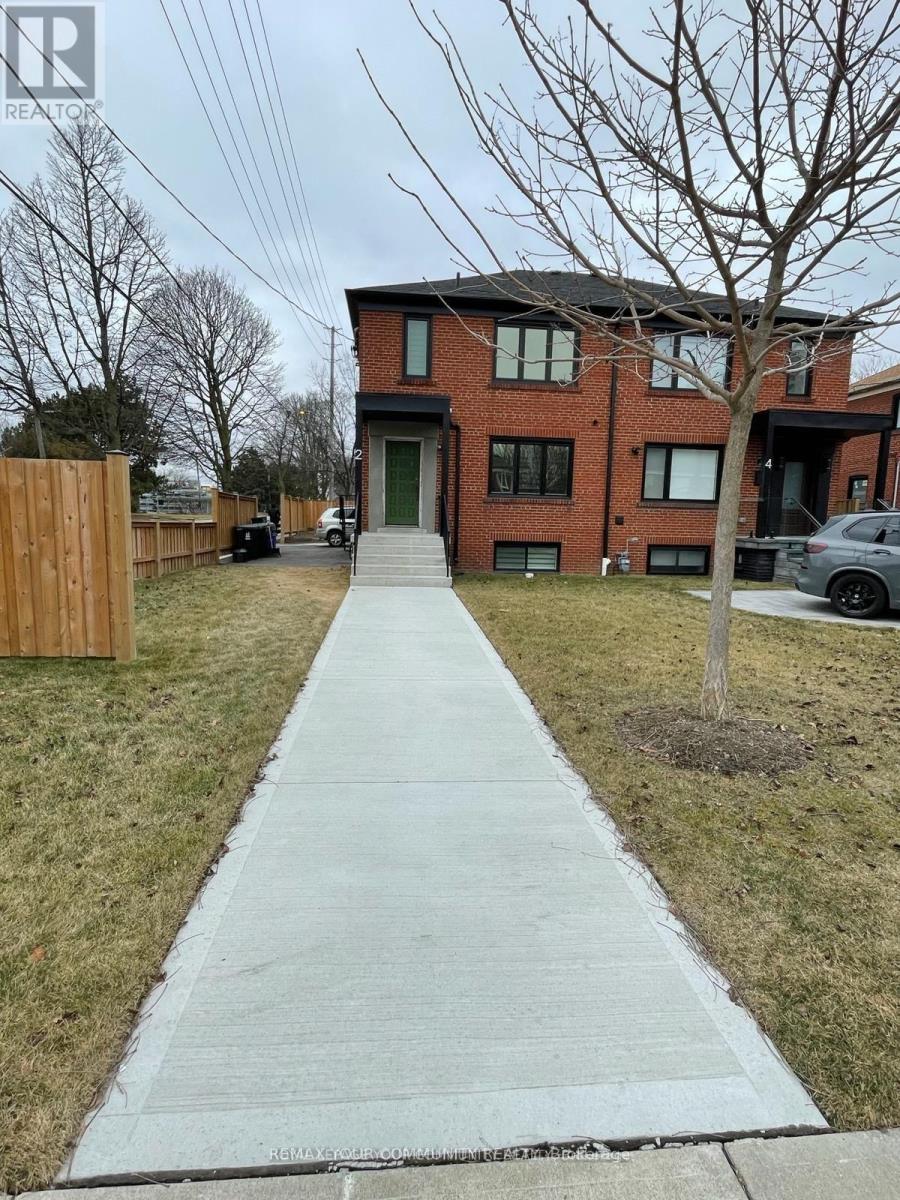 UPPER - 2 HAROLD STREET, Toronto, Ontario