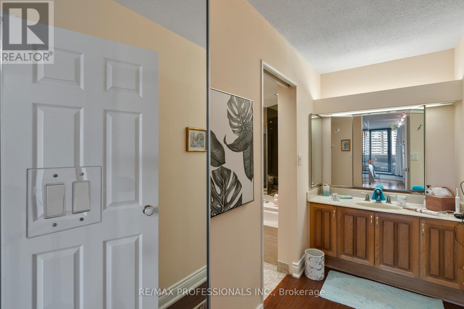 808 - 2000 Islington Avenue, Toronto, Ontario M9P 3S7 - Photo 17 - W12834278