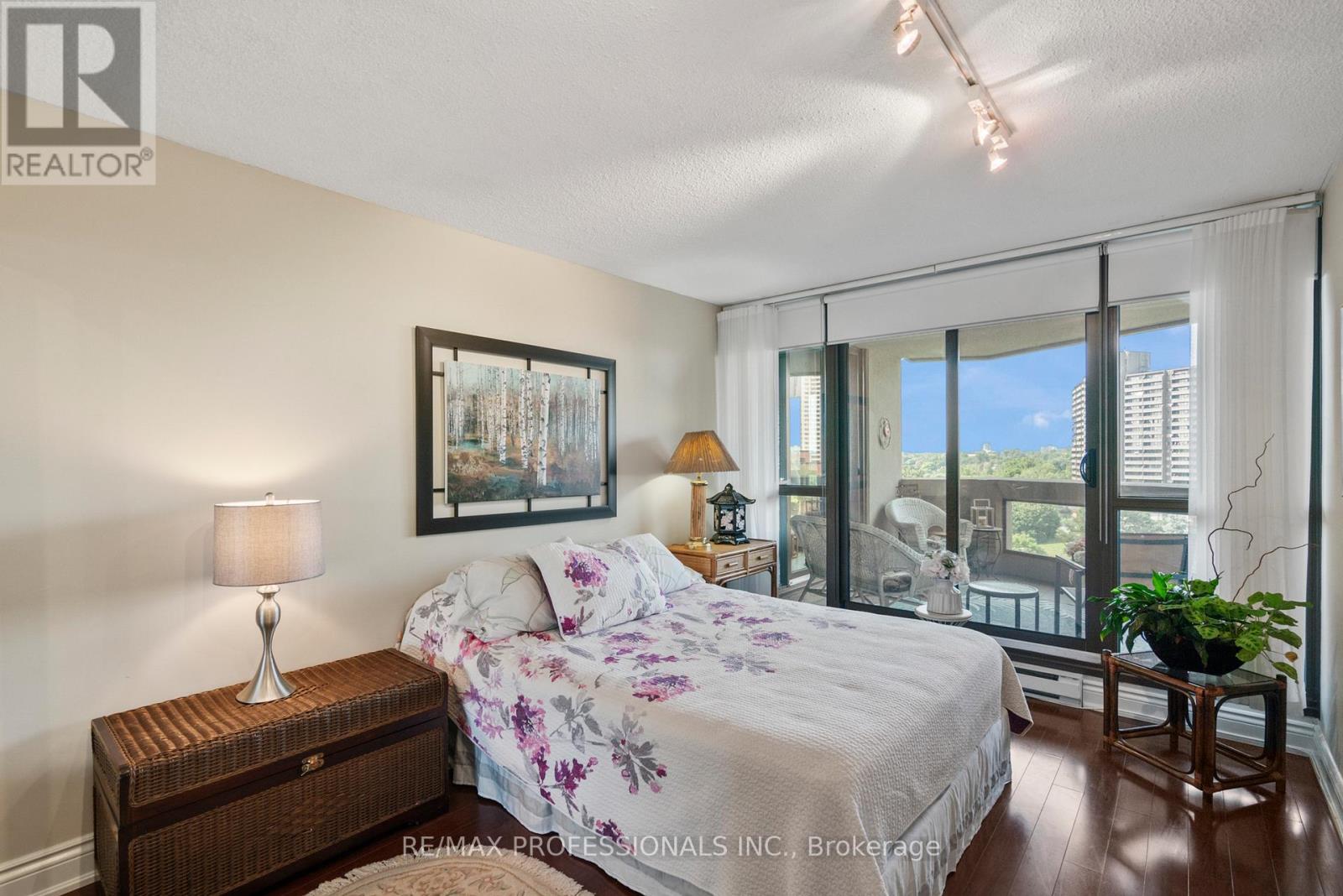 808 - 2000 Islington Avenue, Toronto, Ontario M9P 3S7 - Photo 19 - W12834278