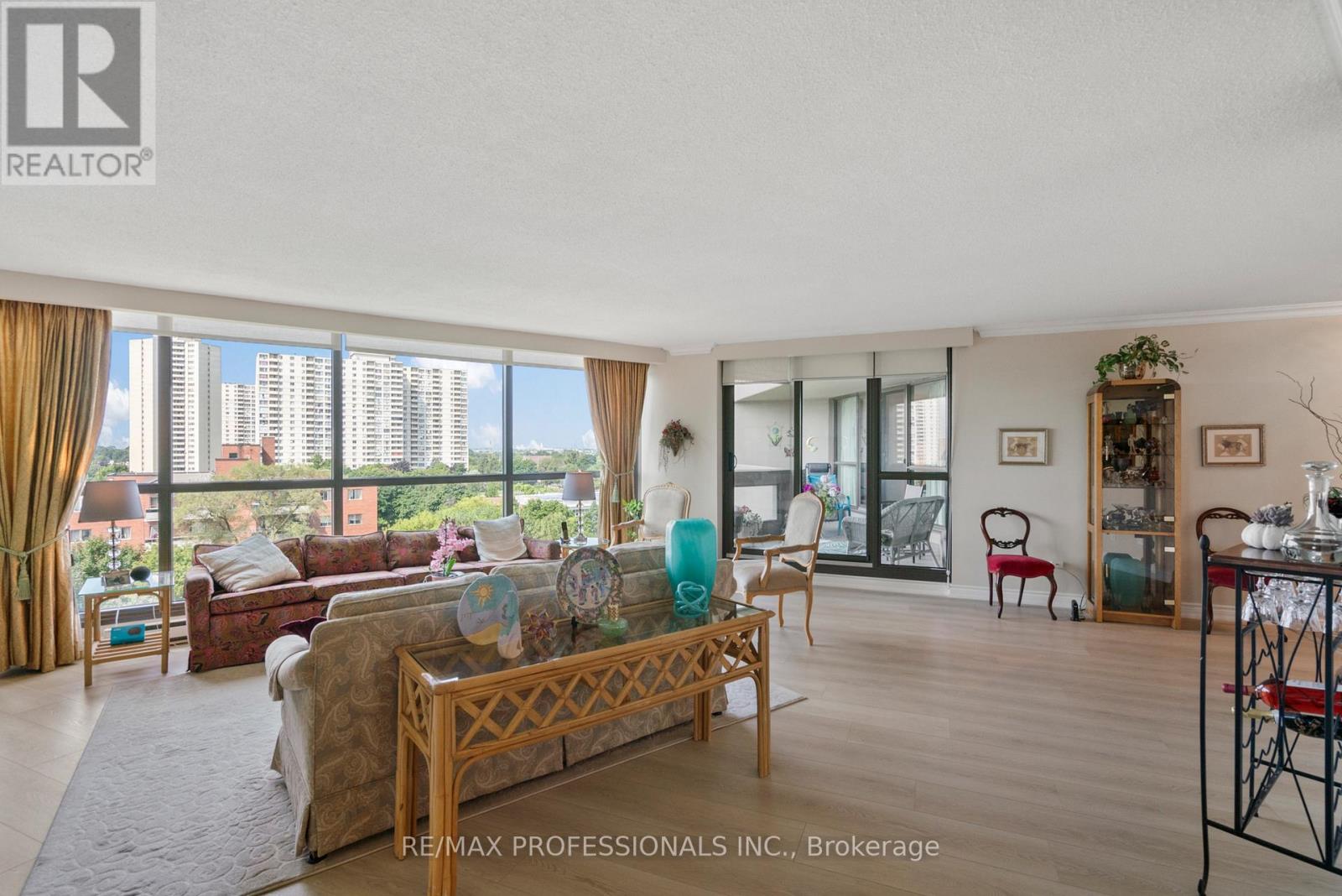 808 - 2000 Islington Avenue, Toronto, Ontario M9P 3S7 - Photo 8 - W12834278