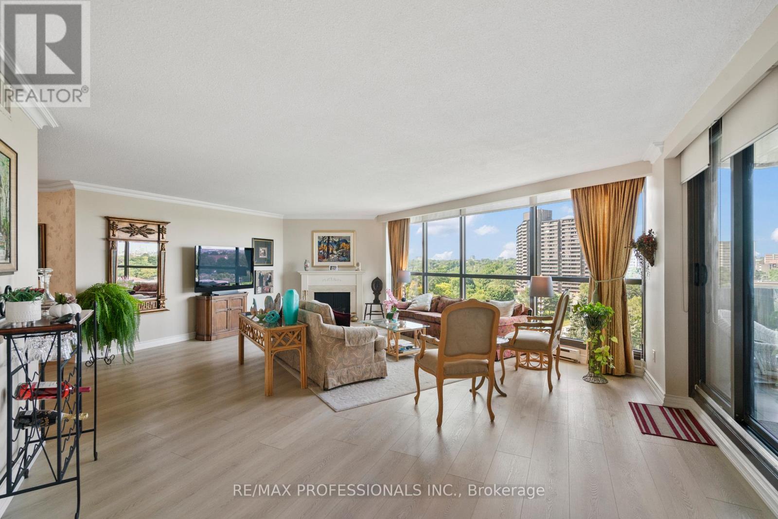 808 - 2000 Islington Avenue, Toronto, Ontario M9P 3S7 - Photo 9 - W12834278