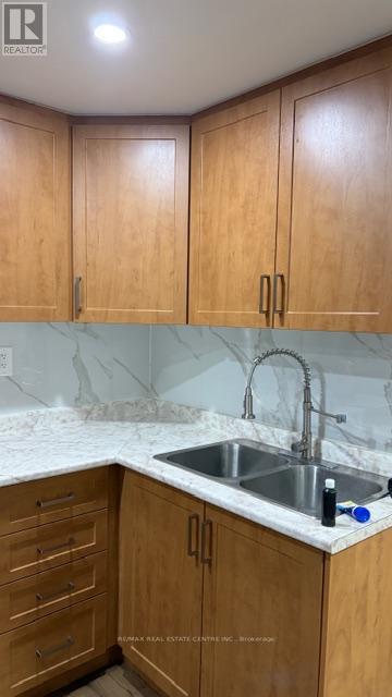 120 Tiller Trail, Brampton, Ontario  L6X 4S8 - Photo 4 - W12834320