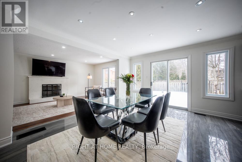 2088 Perran Drive, Mississauga, Ontario  L5K 2R4 - Photo 10 - W12834332