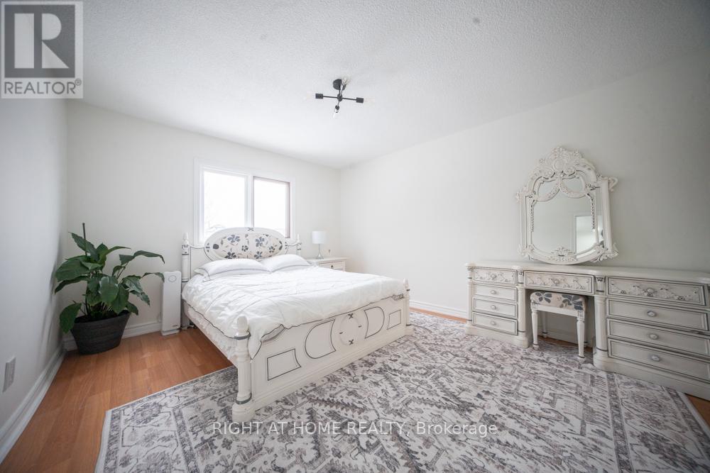 2088 Perran Drive, Mississauga, Ontario  L5K 2R4 - Photo 27 - W12834332