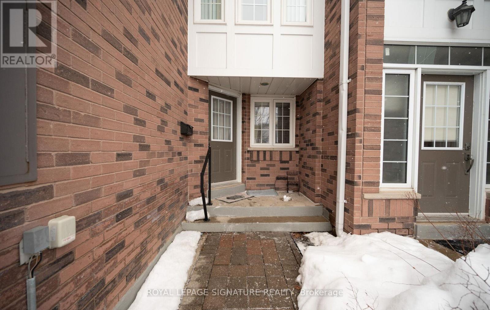 3 Lancewood Crescent, Brampton, Ontario  L6S 5Y6 - Photo 4 - W12834394