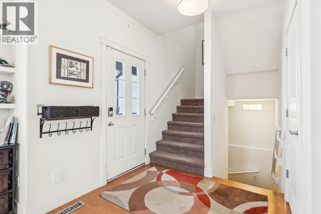 20 Ypres Lane Sw, Calgary, Alberta  T2T 5M9 - Photo 4 - A2287551