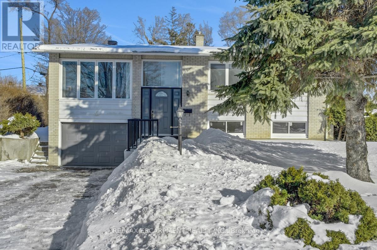 31 Bellfield Street, Ottawa, Ontario  K2B 6K7 - Photo 2 - X12834112