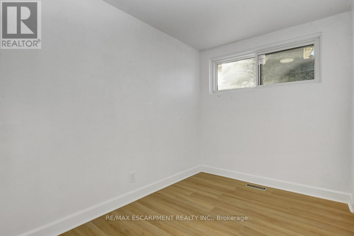 31 Bellfield Street, Ottawa, Ontario  K2B 6K7 - Photo 29 - X12834112