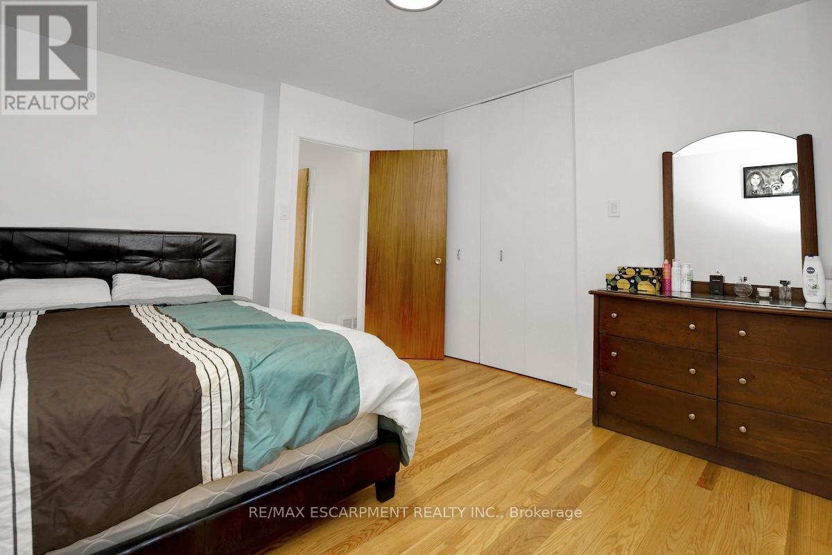 31 Bellfield Street, Ottawa, Ontario  K2B 6K7 - Photo 33 - X12834112