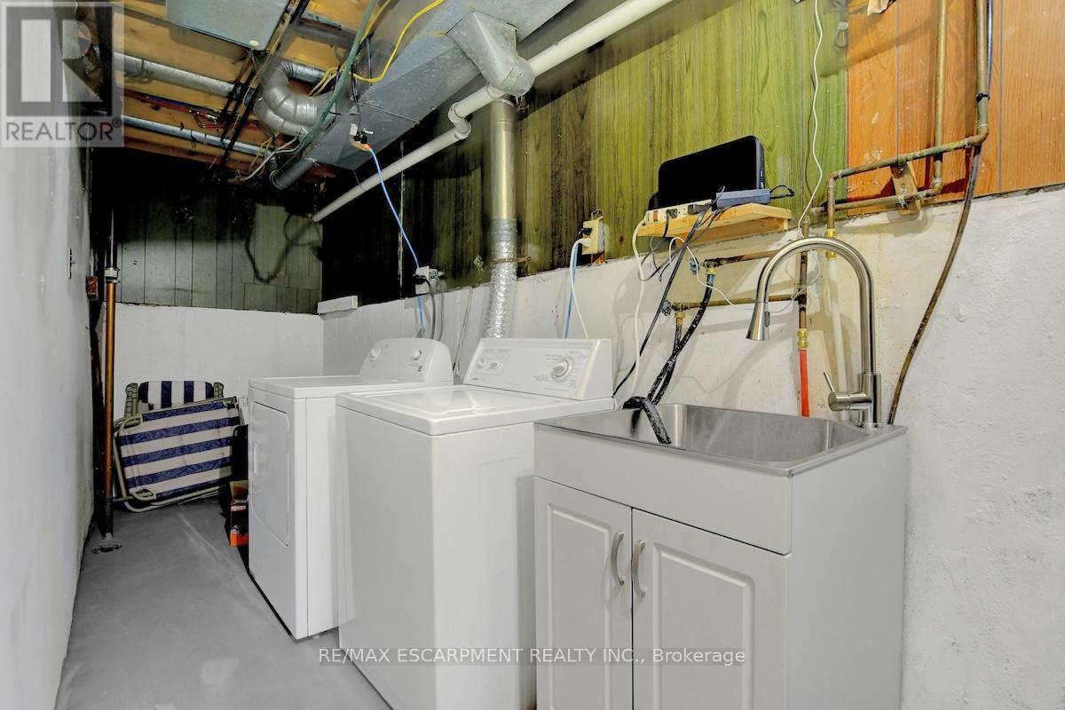 31 Bellfield Street, Ottawa, Ontario  K2B 6K7 - Photo 38 - X12834112