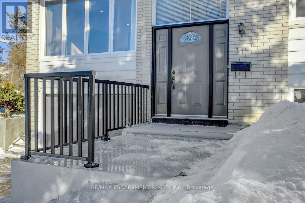 31 Bellfield Street, Ottawa, Ontario  K2B 6K7 - Photo 5 - X12834112