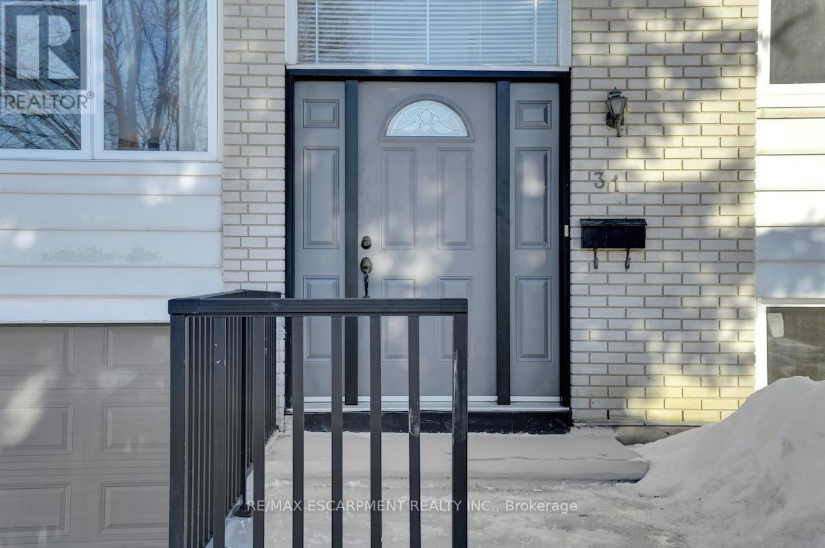 31 Bellfield Street, Ottawa, Ontario  K2B 6K7 - Photo 6 - X12834112