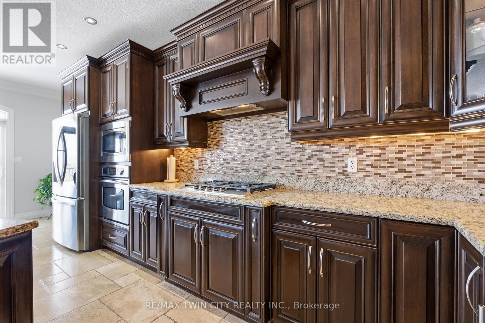 59 Newcastle Drive, Kitchener, Ontario  N2R 1X2 - Photo 10 - X12834202