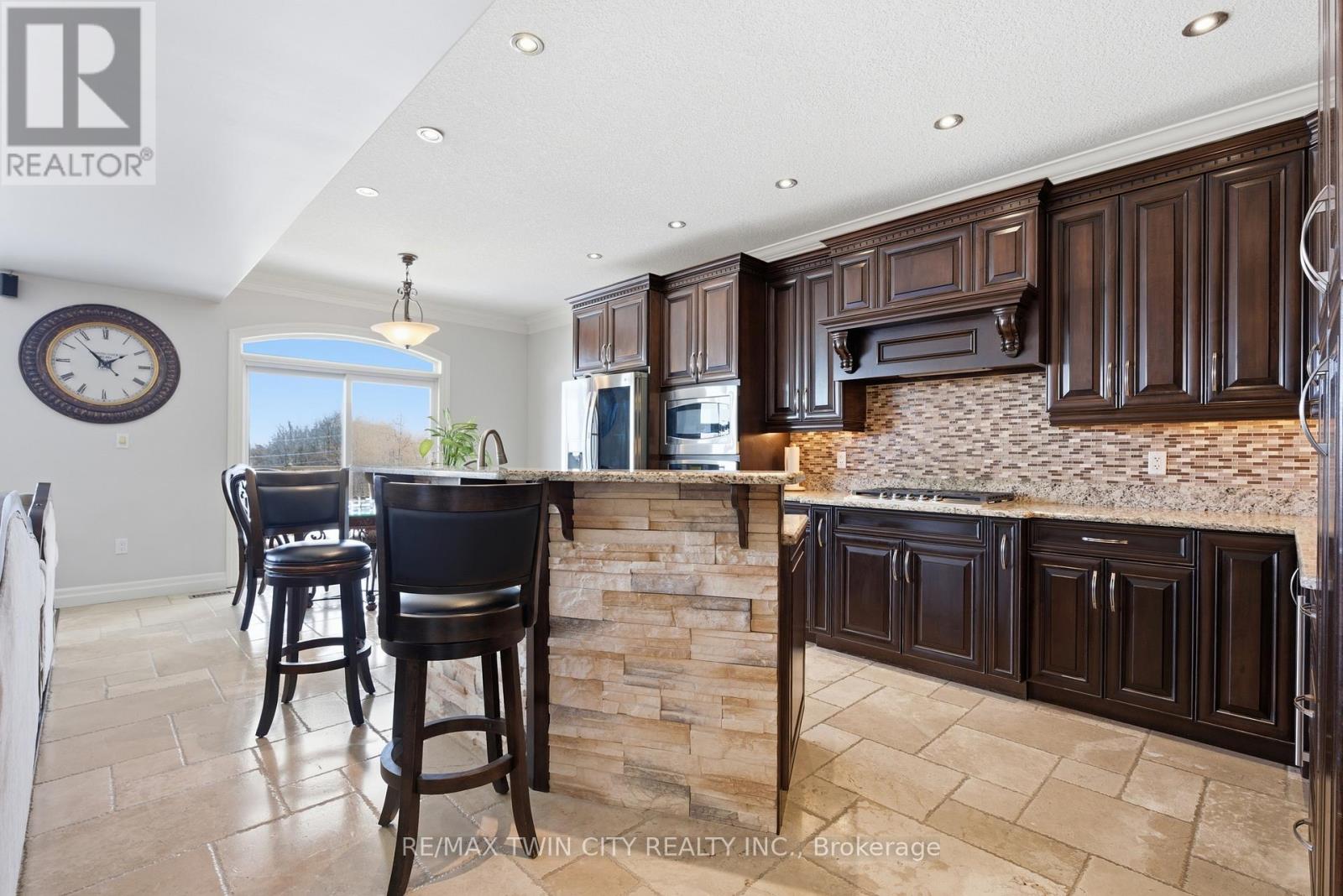 59 Newcastle Drive, Kitchener, Ontario  N2R 1X2 - Photo 11 - X12834202