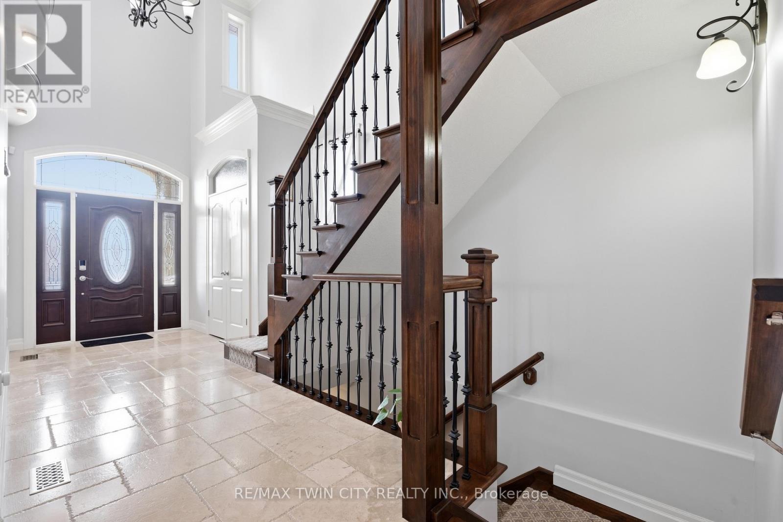 59 Newcastle Drive, Kitchener, Ontario  N2R 1X2 - Photo 4 - X12834202