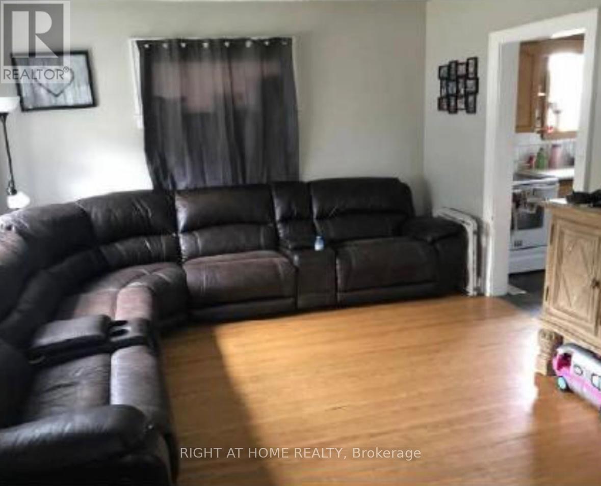 38 Washington Street, Brant, Ontario  N3L 2A7 - Photo 11 - X12834274