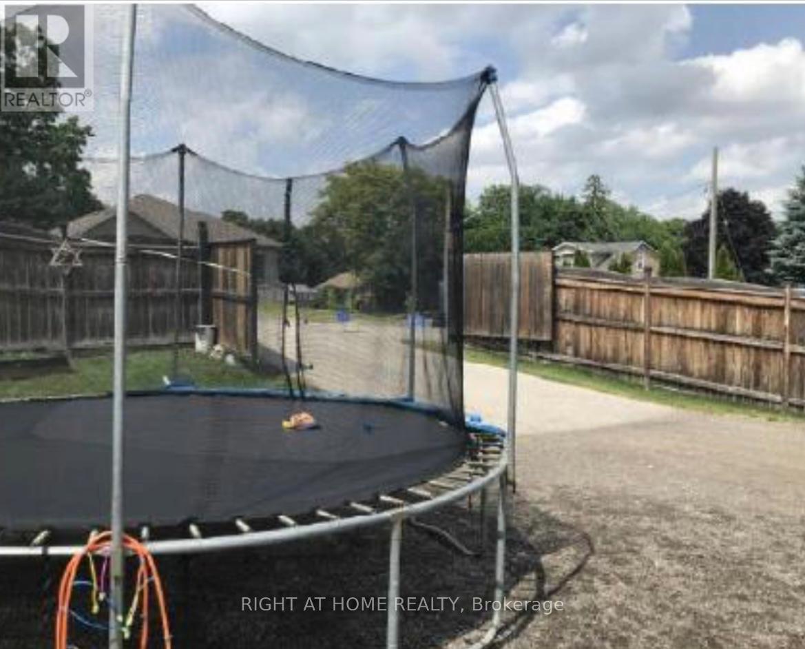 38 Washington Street, Brant, Ontario  N3L 2A7 - Photo 8 - X12834274