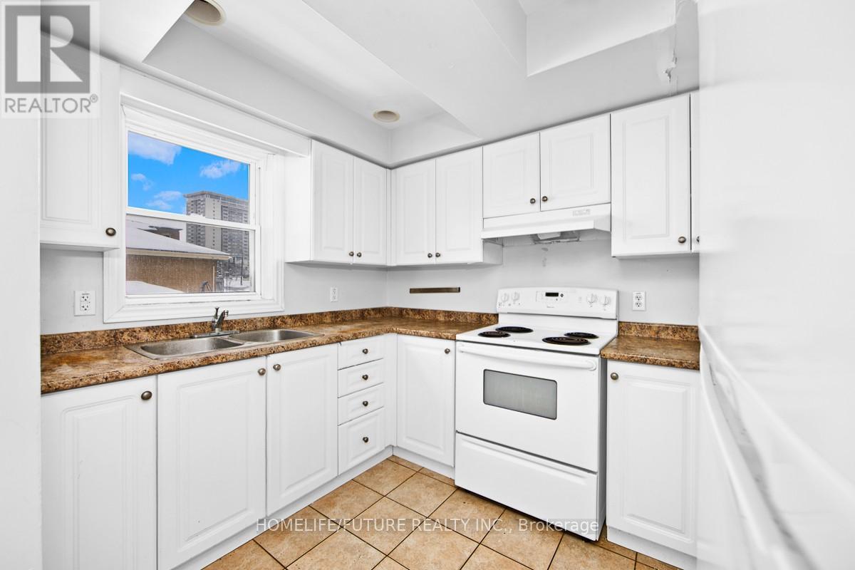 4 Units W/20 Rms - 327 Spruce Street, Waterloo, Ontario  N2L 3M6 - Photo 11 - X12834348