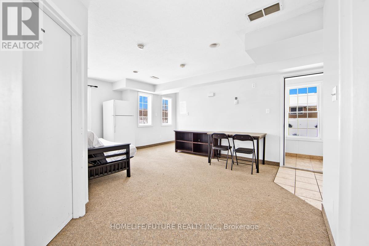 4 Units W/20 Rms - 327 Spruce Street, Waterloo, Ontario  N2L 3M6 - Photo 8 - X12834348