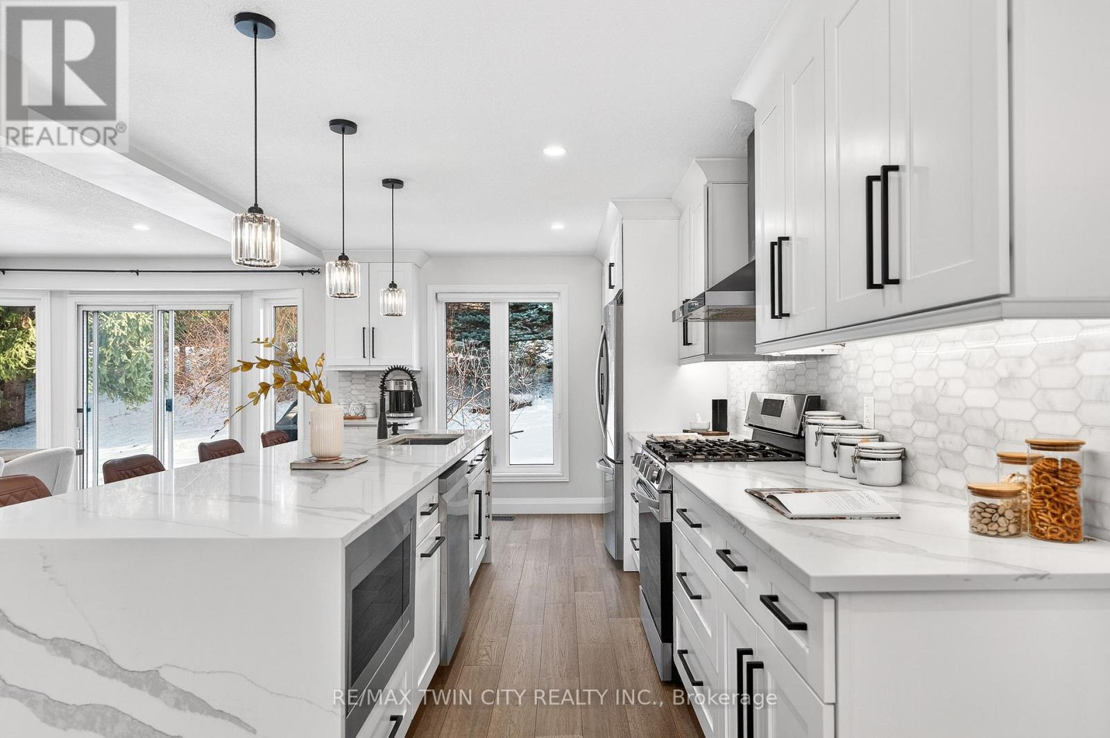 166 Westvale Drive, Waterloo, Ontario  N2T 1C2 - Photo 15 - X12834354