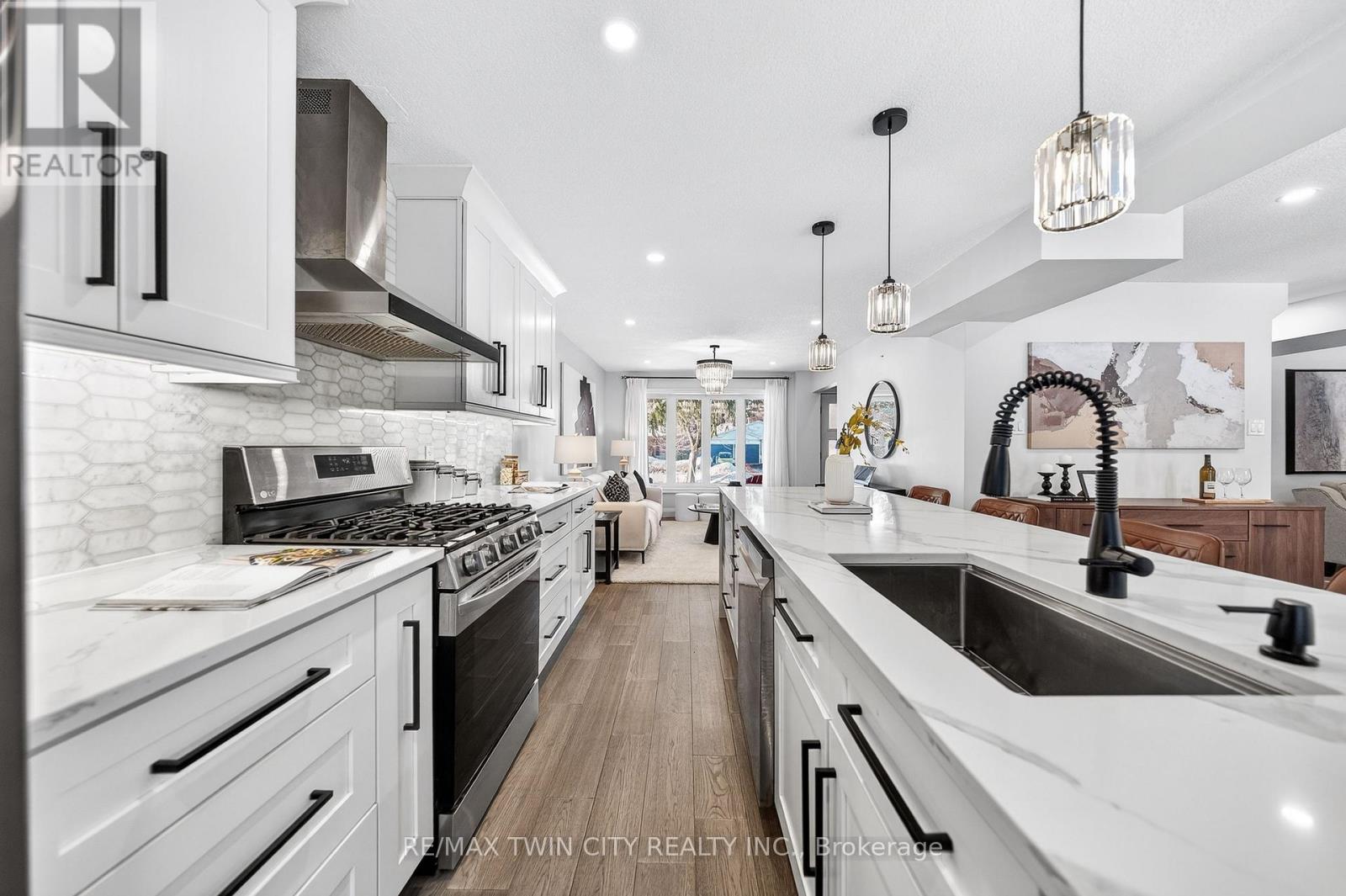 166 Westvale Drive, Waterloo, Ontario  N2T 1C2 - Photo 17 - X12834354