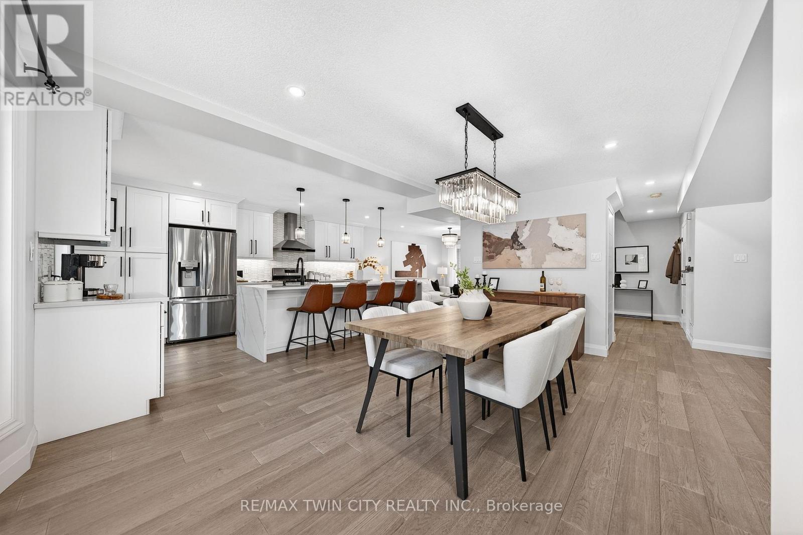 166 Westvale Drive, Waterloo, Ontario  N2T 1C2 - Photo 22 - X12834354