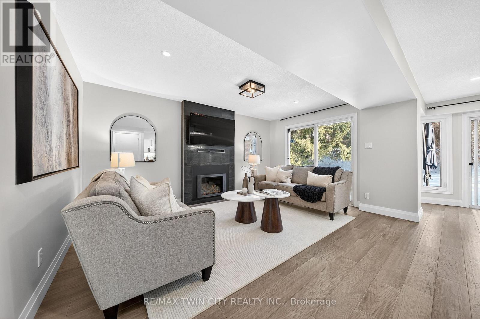 166 Westvale Drive, Waterloo, Ontario  N2T 1C2 - Photo 24 - X12834354