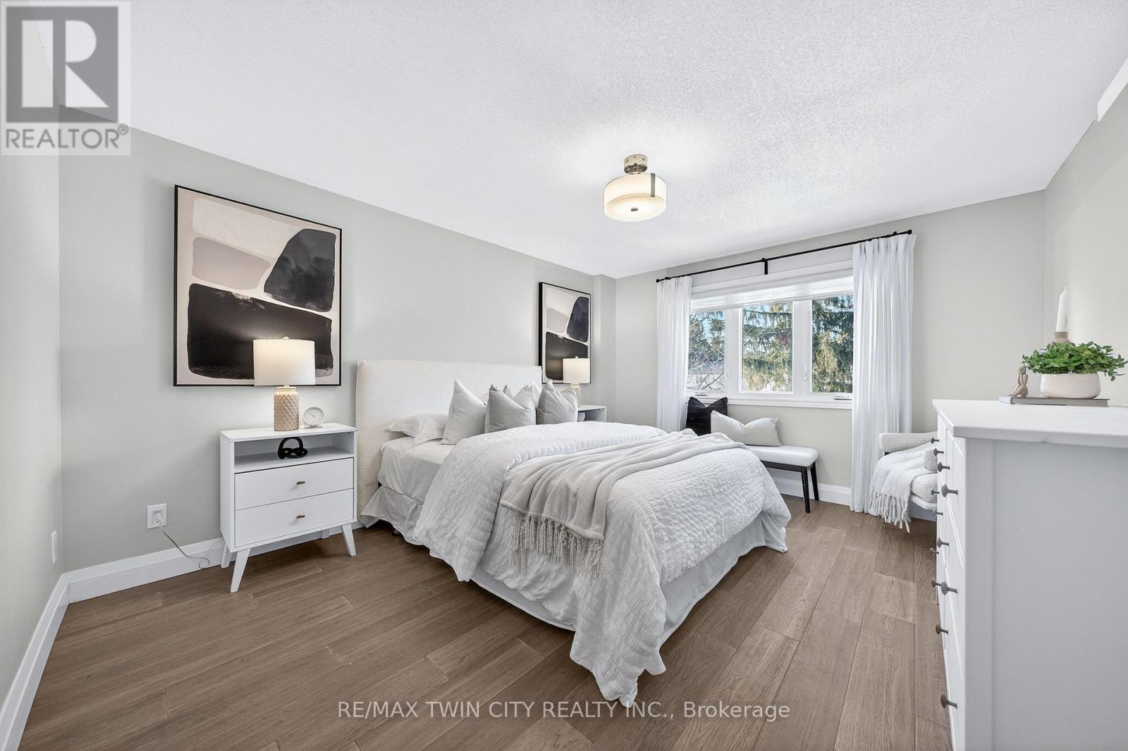 166 Westvale Drive, Waterloo, Ontario  N2T 1C2 - Photo 34 - X12834354