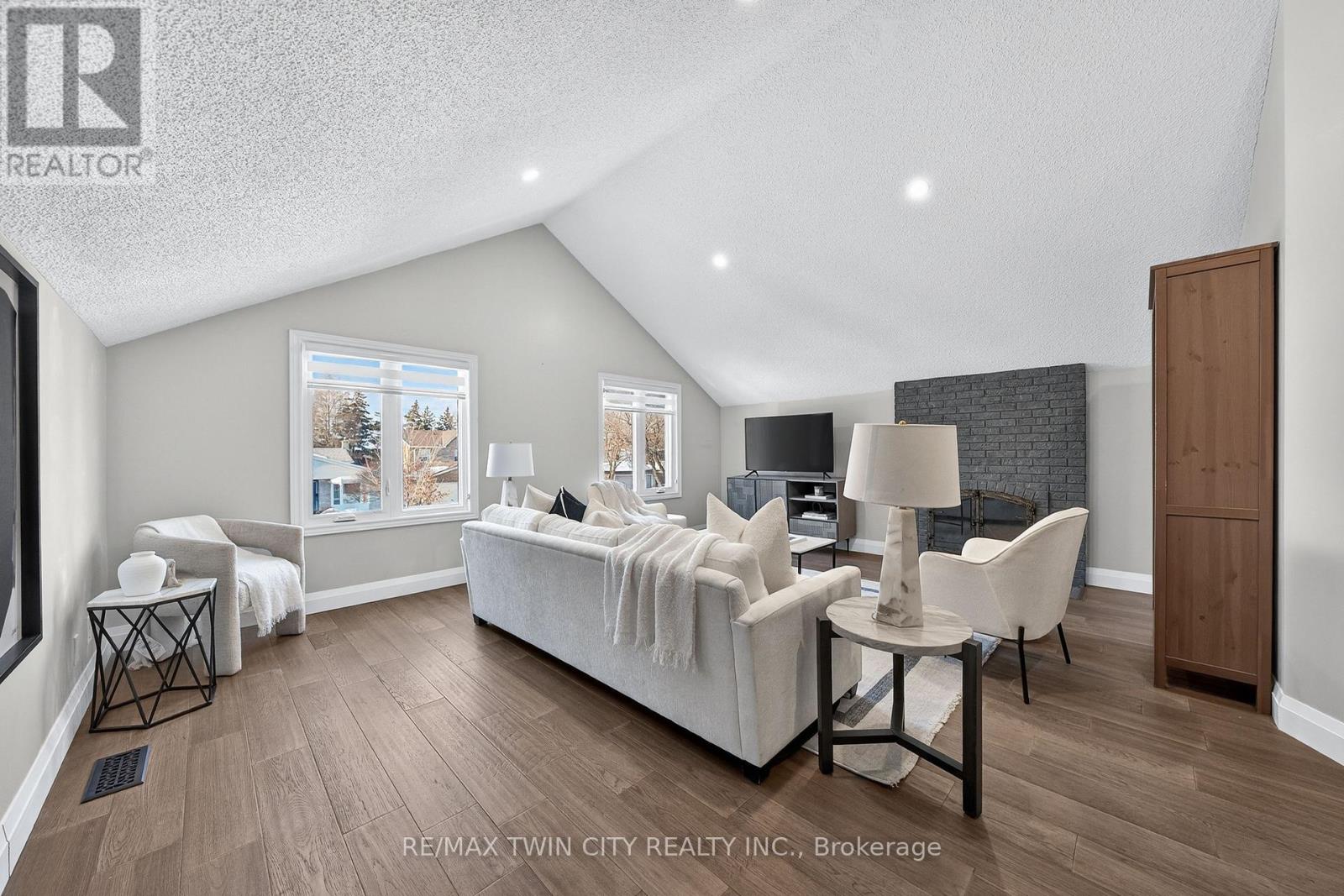 166 Westvale Drive, Waterloo, Ontario  N2T 1C2 - Photo 40 - X12834354