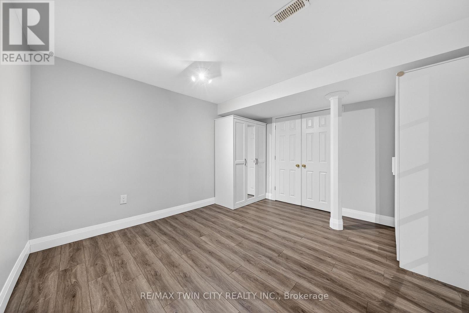 166 Westvale Drive, Waterloo, Ontario  N2T 1C2 - Photo 46 - X12834354