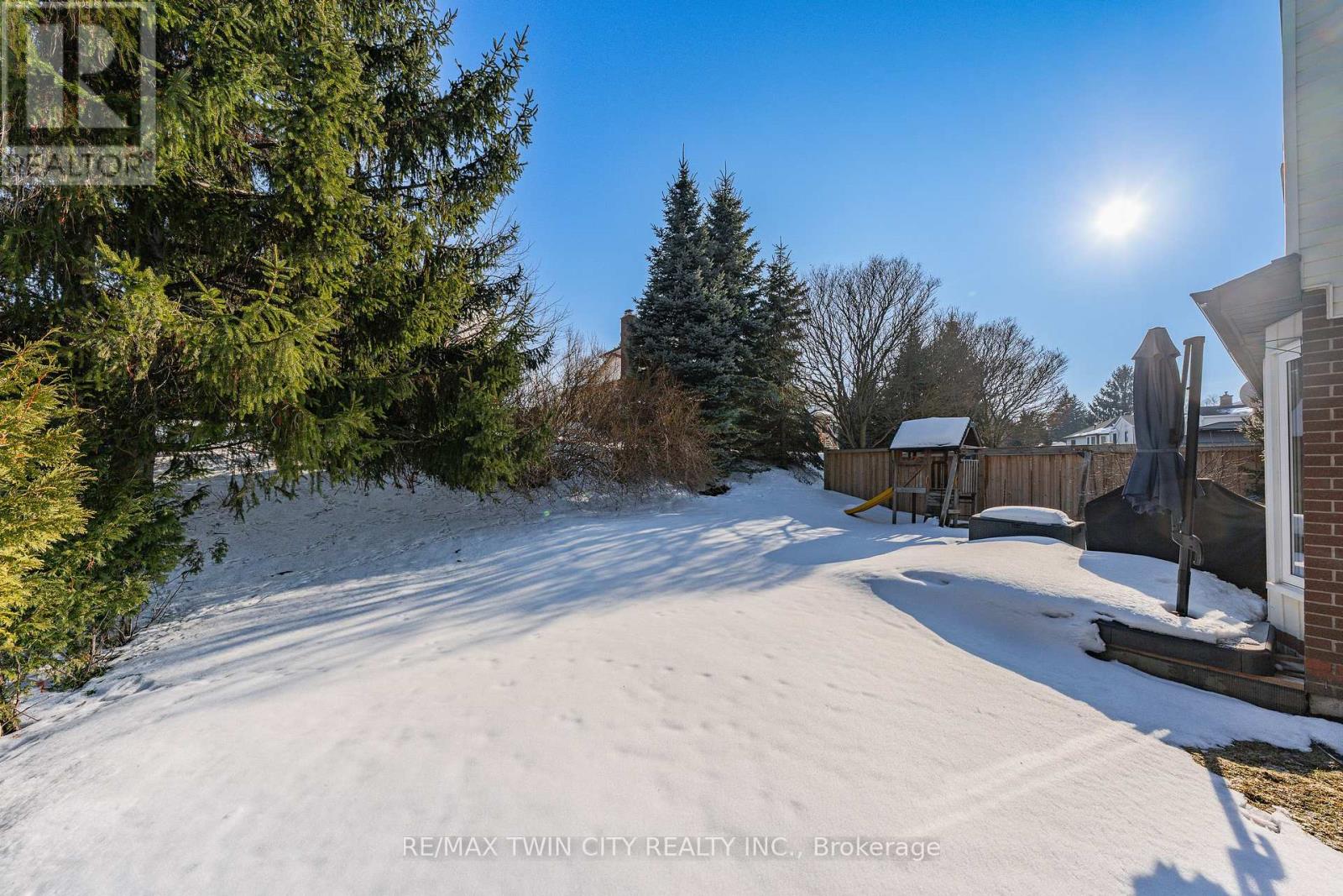 166 Westvale Drive, Waterloo, Ontario  N2T 1C2 - Photo 49 - X12834354